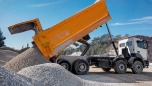 Особенности доставки сыпучих строительных материалов